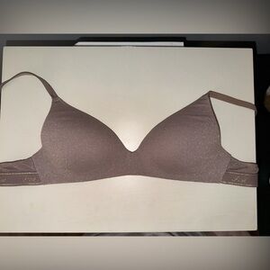VS Pink Wear Everywhere Lightly Lined Wireless Bra